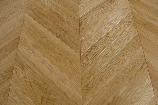 Gulve, parket, gulvbrædder, trapper, balustre, stolper, gelændere, rækværk, producent Polen